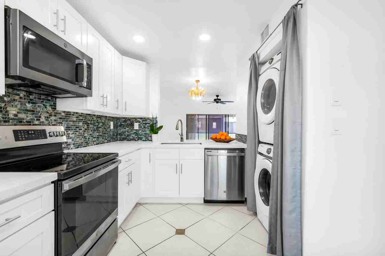 153 W Laurel Dr #1003 - Photo 4 of 15