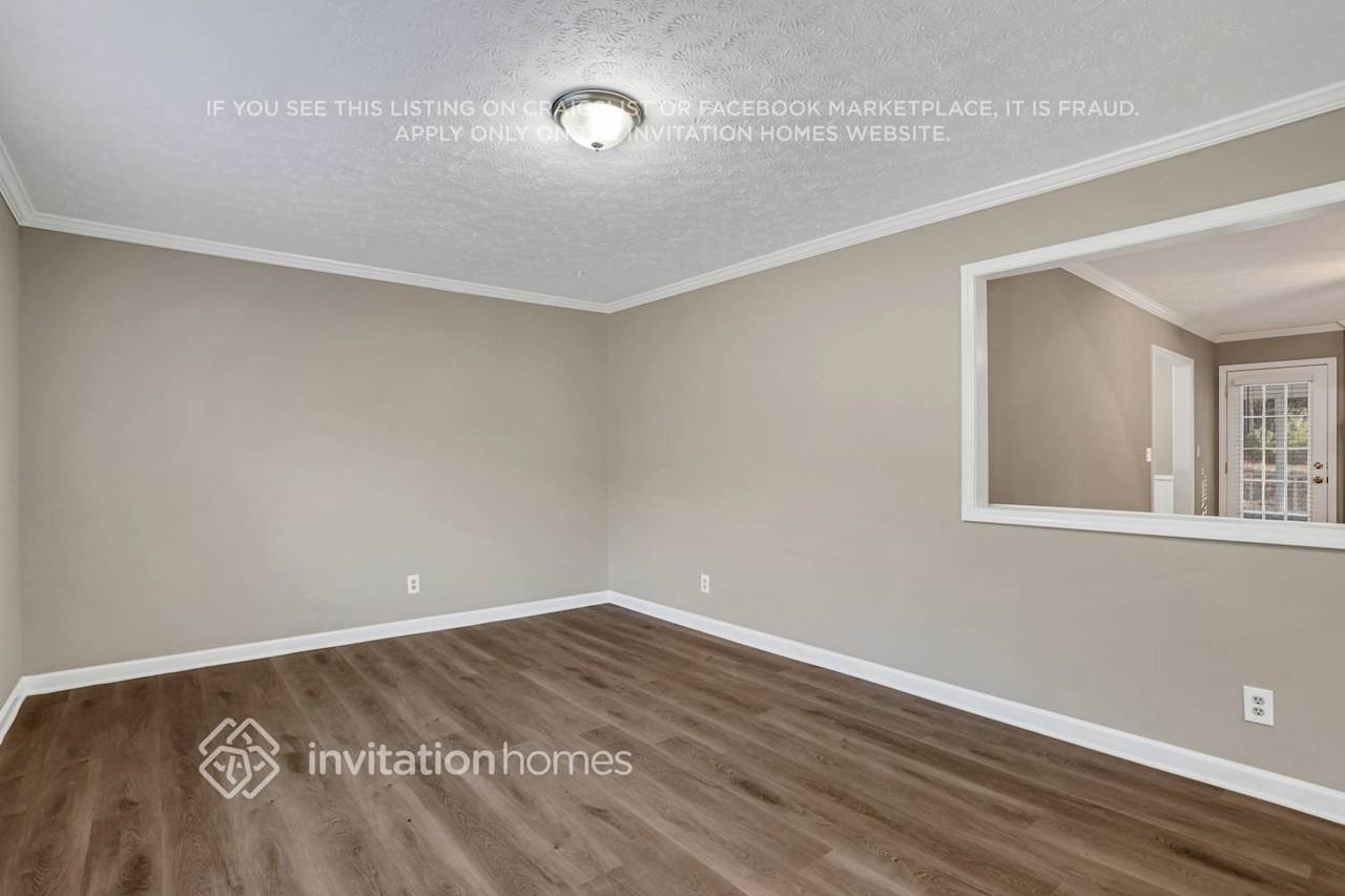 3030 Tina Ln - Photo 4 of 24