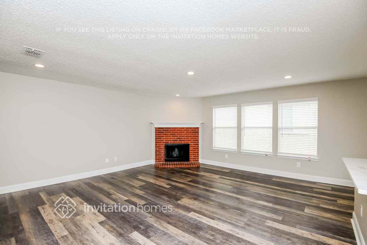 1413 Ridgecrest Dr - Photo 3 of 14