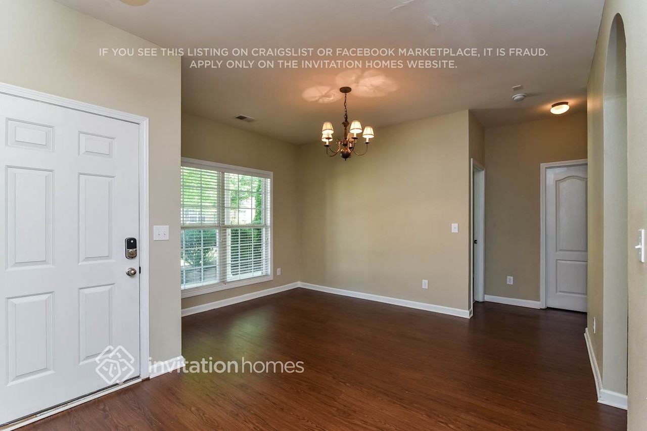 6832 Grand Hickory Dr - Photo 2 of 13