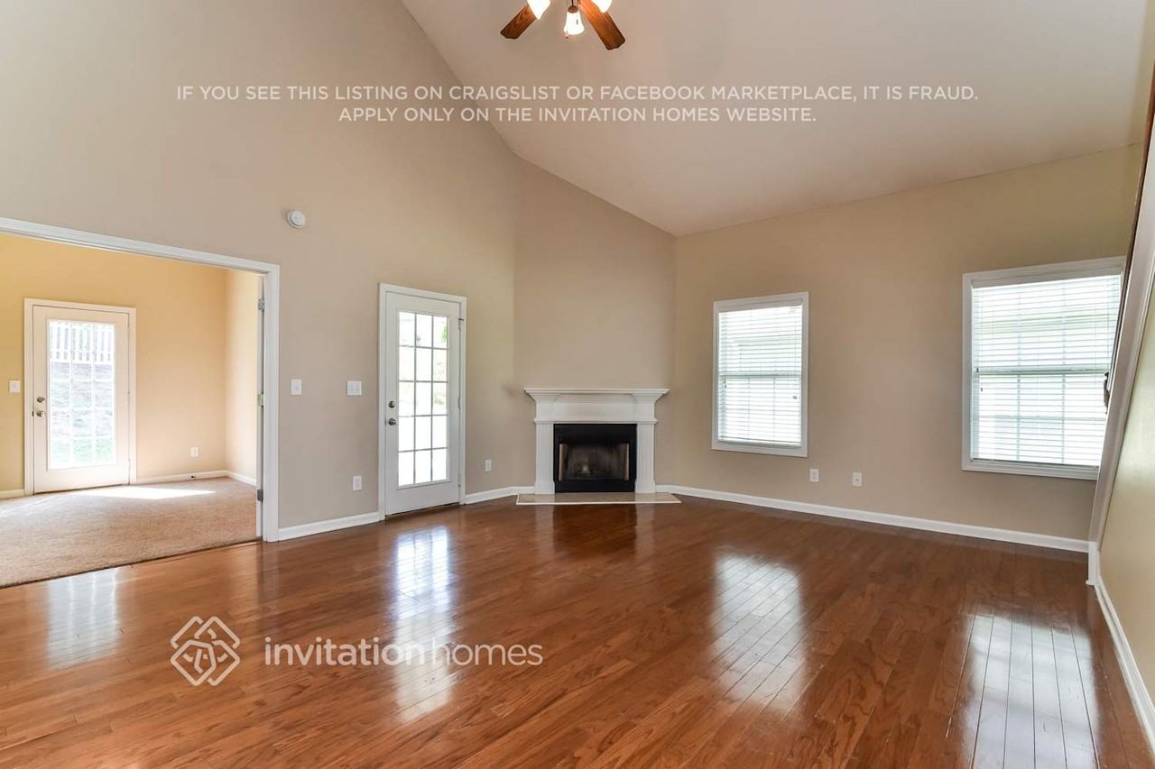 6832 Grand Hickory Dr - Photo 3 of 13