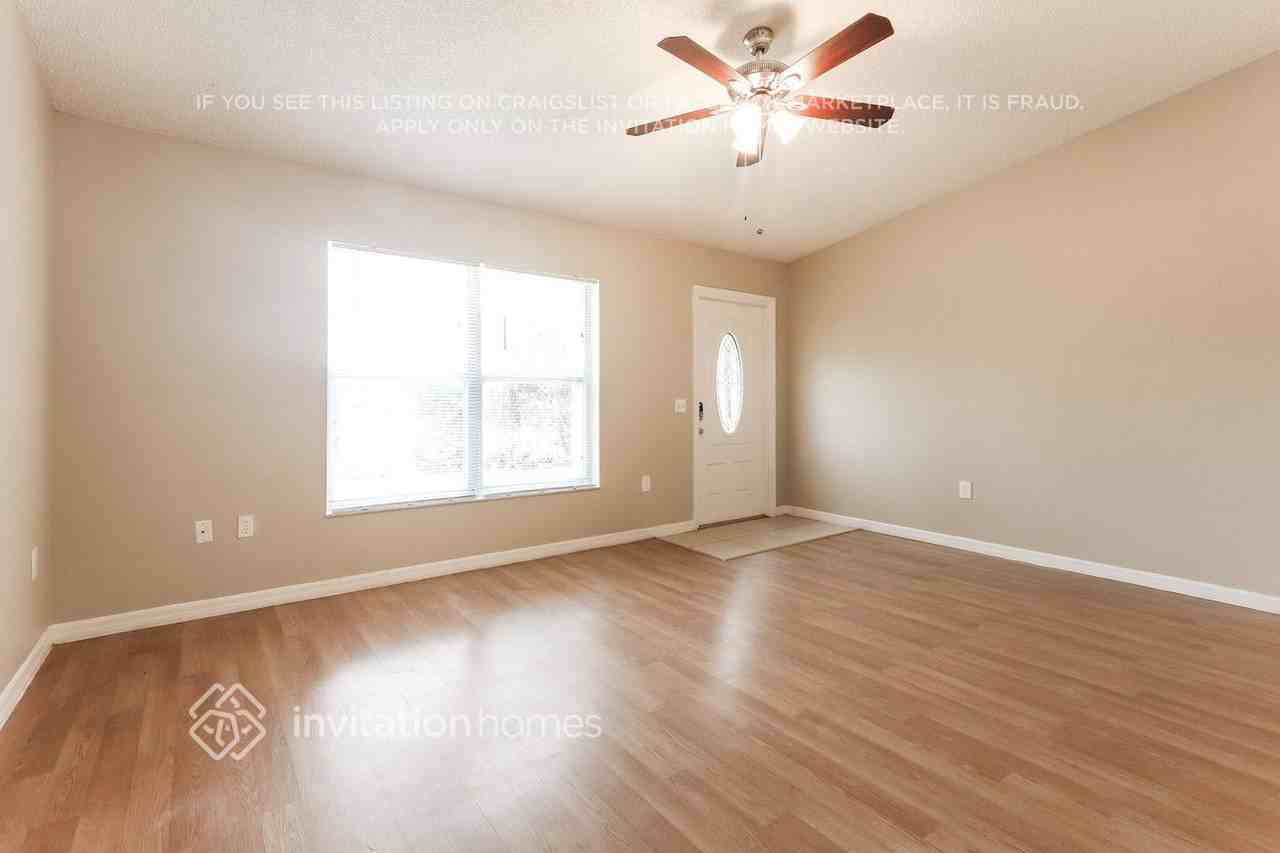 3834 S Chamberlain Blvd - Photo 3 of 19