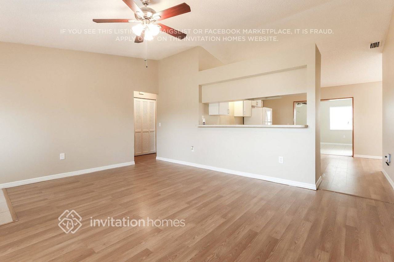 3834 S Chamberlain Blvd - Photo 6 of 19