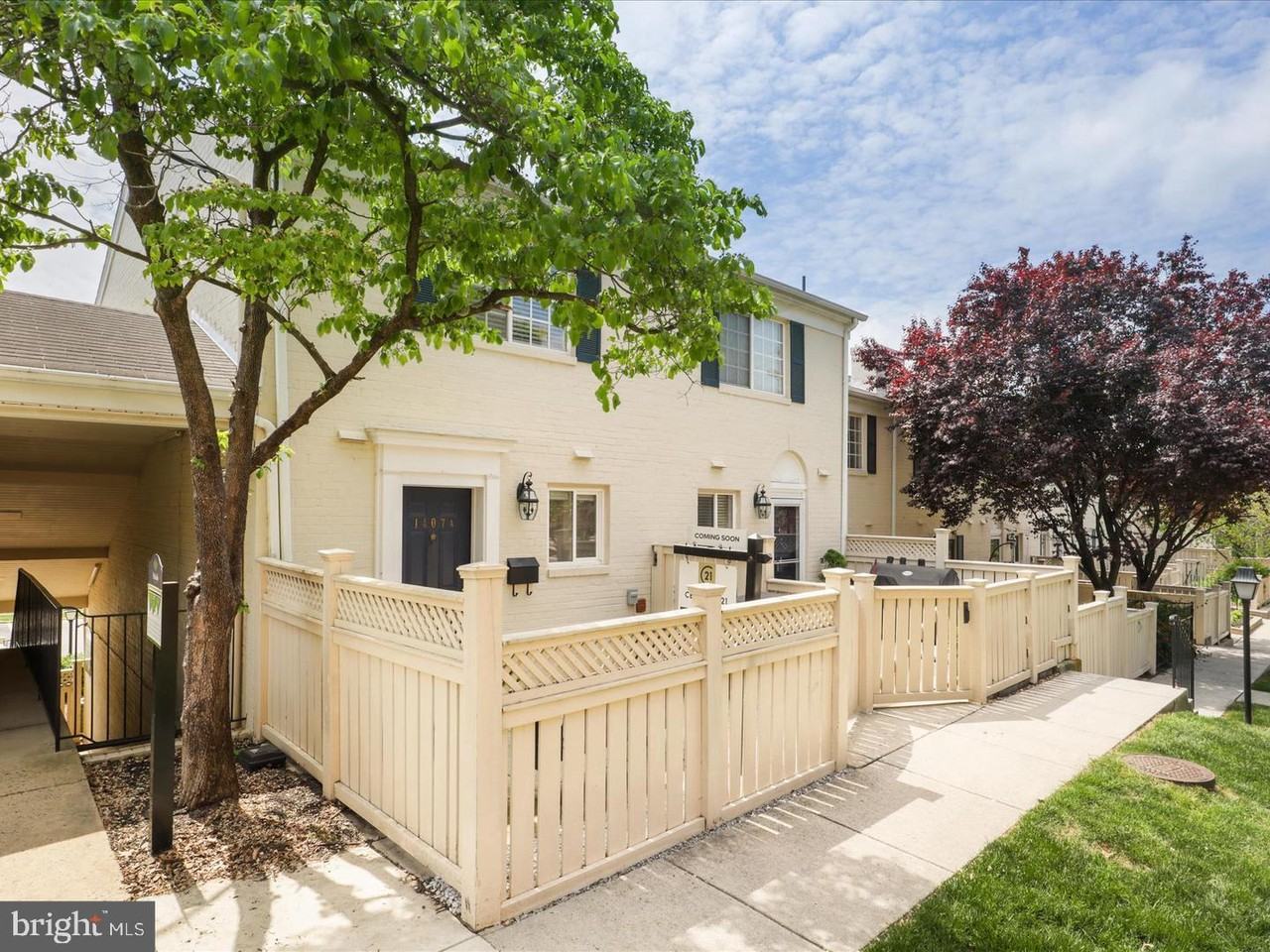 1407 N Van Dorn St - Photo 2 of 36