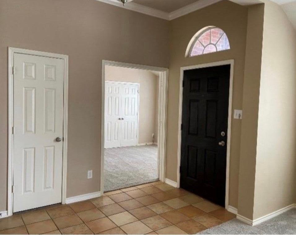 15723 Wrangler Dr - Photo 2 of 28