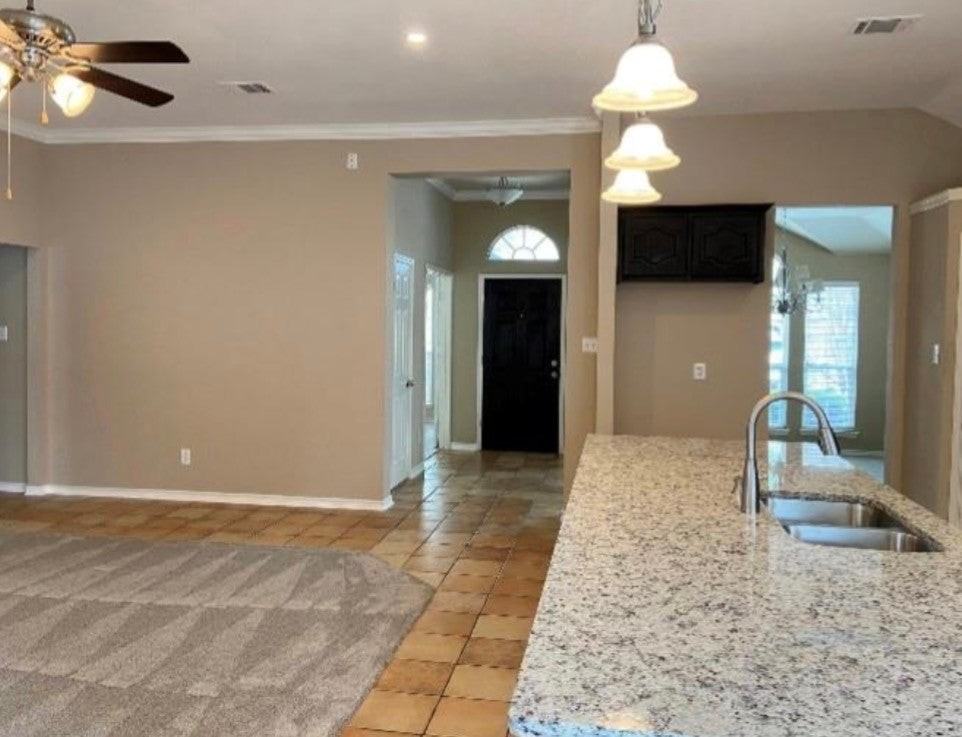 15723 Wrangler Dr - Photo 6 of 28