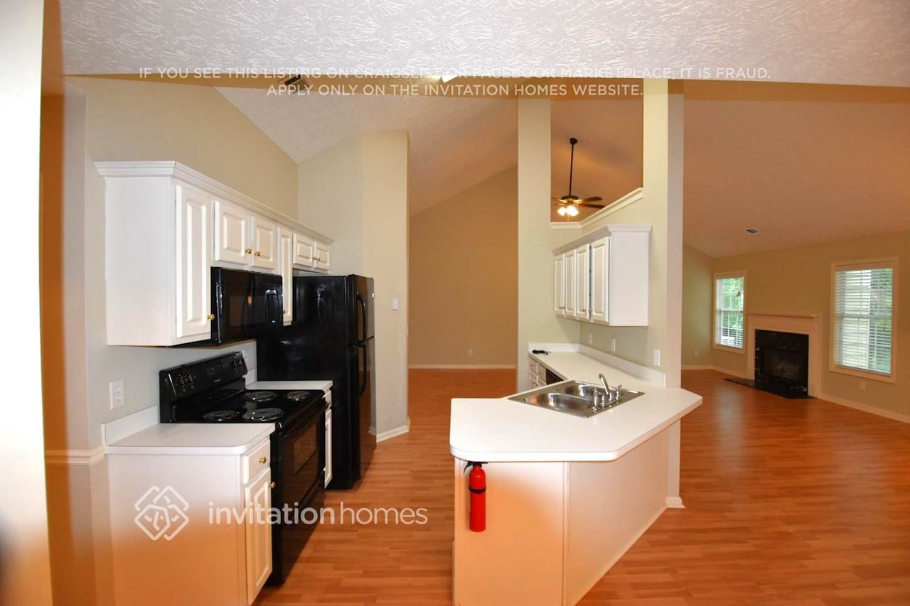 2604 Carolina Ct - Photo 4 of 12