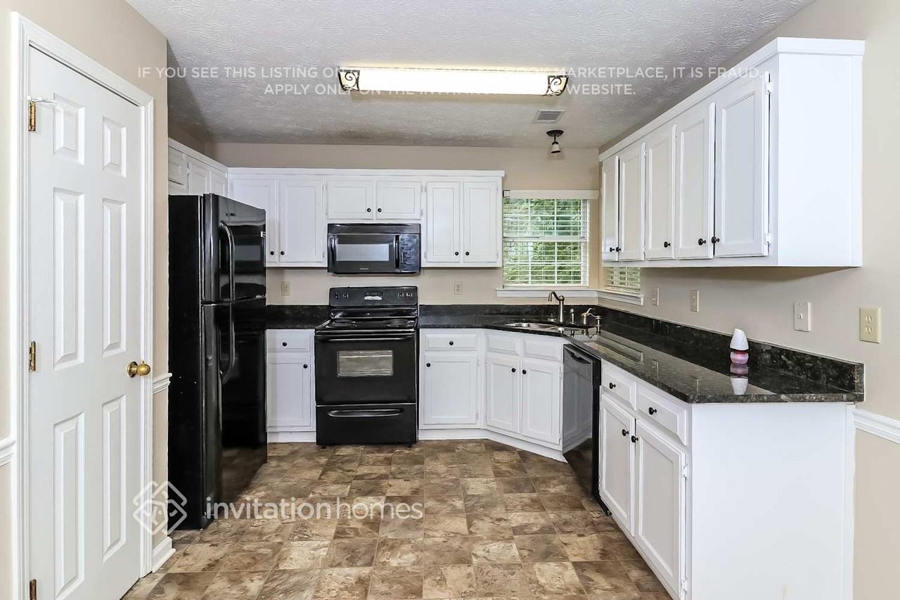 1580 Quail Point Run - Photo 4 of 18