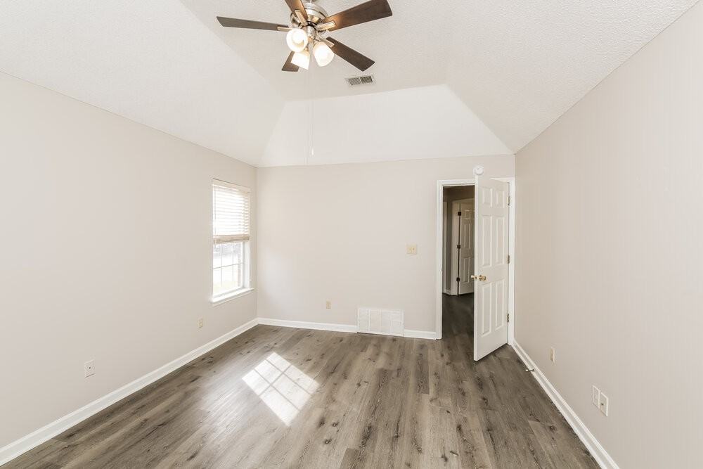 7234 Fox Creek Dr - Photo 5 of 8