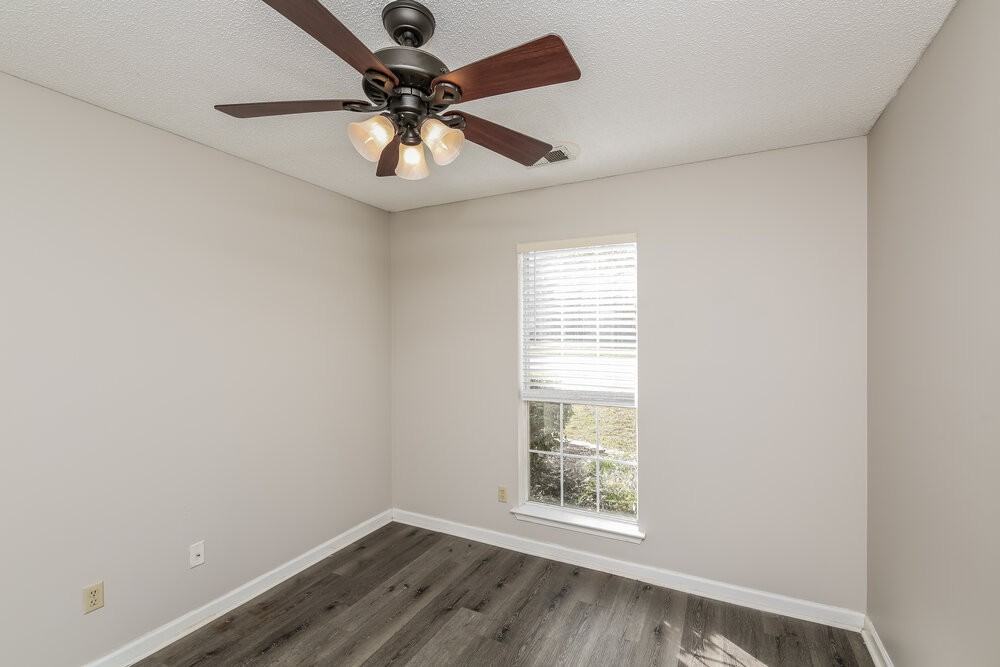 7234 Fox Creek Dr - Photo 6 of 8