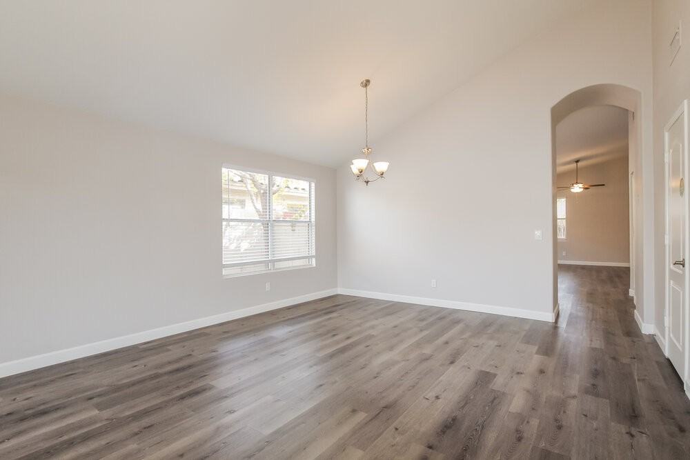 15285 W Melissa Ln - Photo 4 of 16