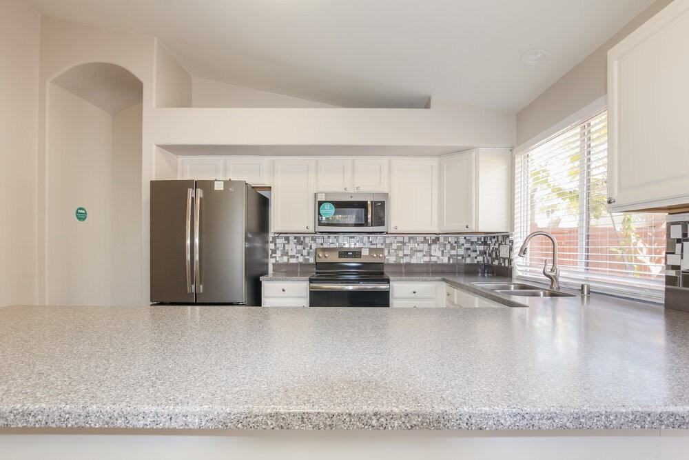 15285 W Melissa Ln - Photo 5 of 16