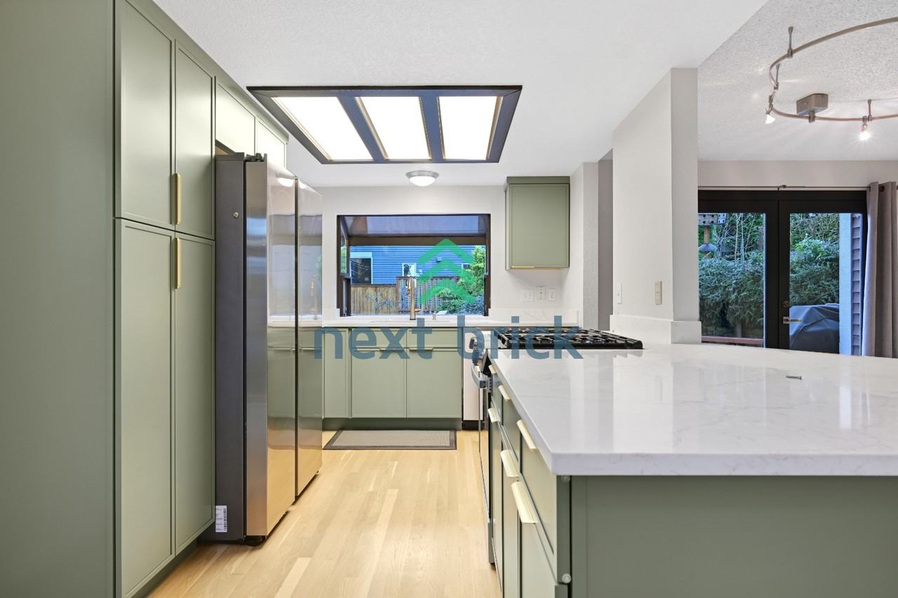 3233 168th Pl Se - Photo 2 of 24