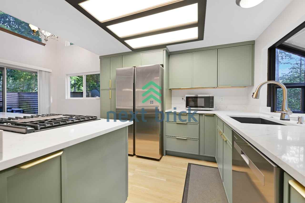 3233 168th Pl Se - Photo 5 of 24