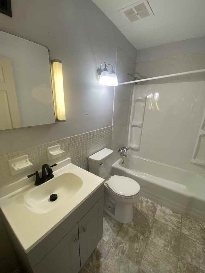 3741 Morganford Rd #E - Photo 4 of 4