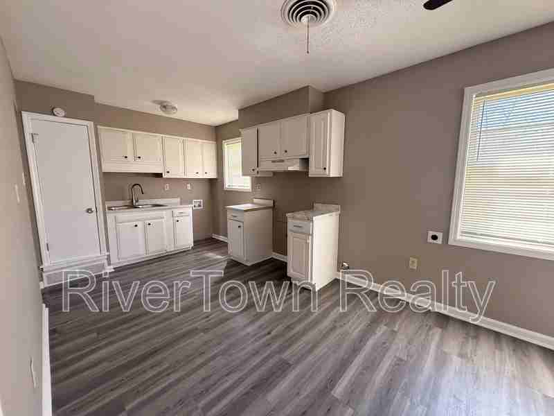 348 Bonnell Ave - Photo 3 of 14