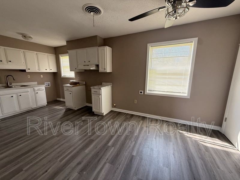 348 Bonnell Ave - Photo 4 of 14