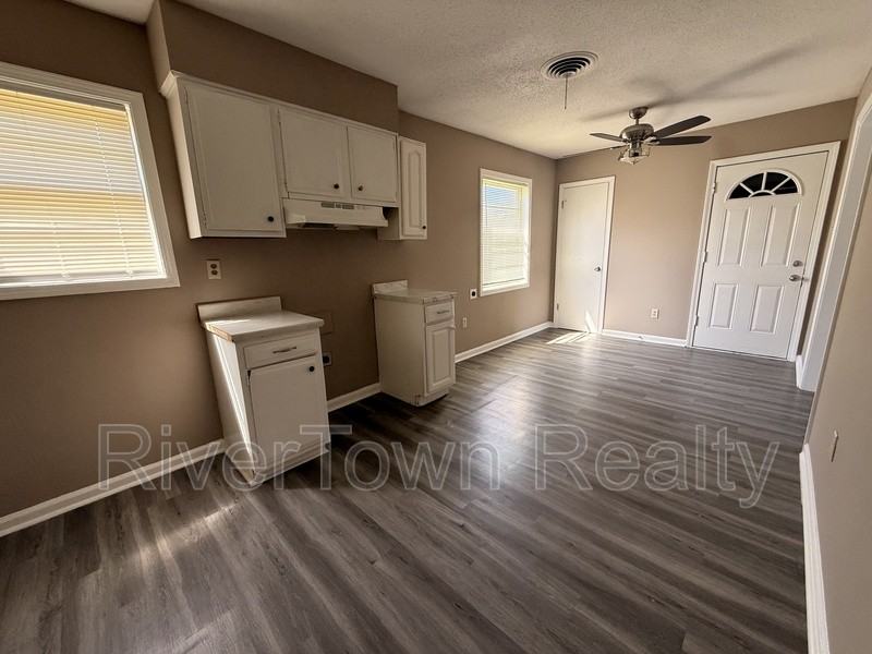 348 Bonnell Ave - Photo 5 of 14