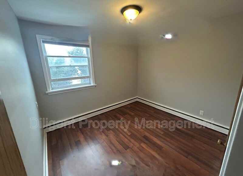 399 Elmgrove Ave #01 - Photo 5 of 11