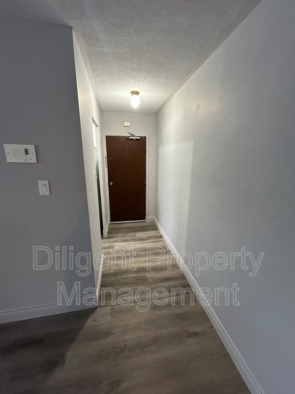 200 Park Rd N #101 - Photo 2 of 9