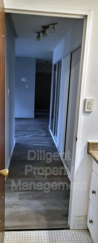 200 Park Rd N #101 - Photo 3 of 9