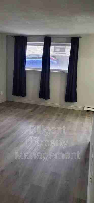 200 Park Rd N #101 - Photo 4 of 9