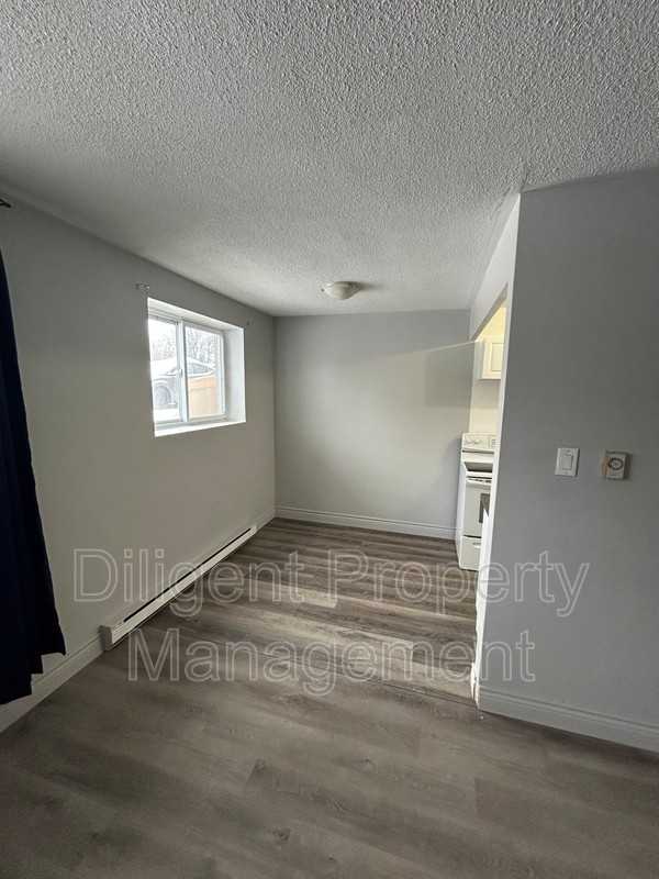 200 Park Rd N #101 - Photo 7 of 9