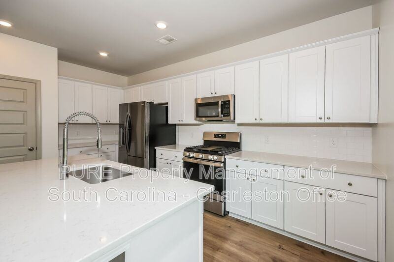 104 Bay Eddy Ct - Photo 3 of 20