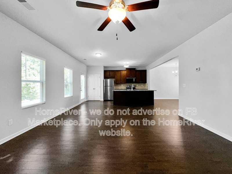 241 Daisy Cir - Photo 4 of 23