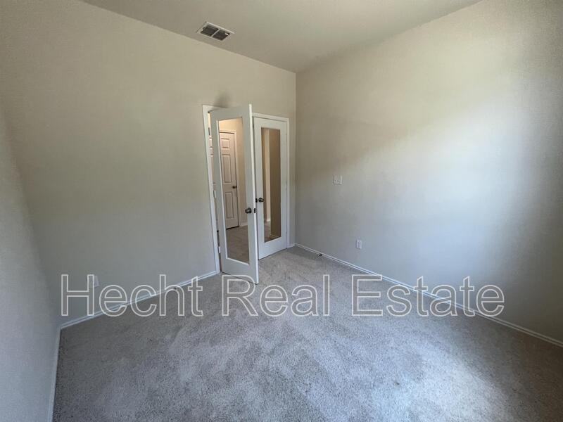 10349 Gibbons Crk - Photo 4 of 12