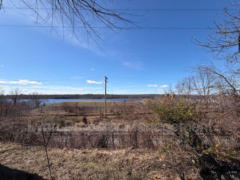 35 Albert Ave - Photo 3 of 11