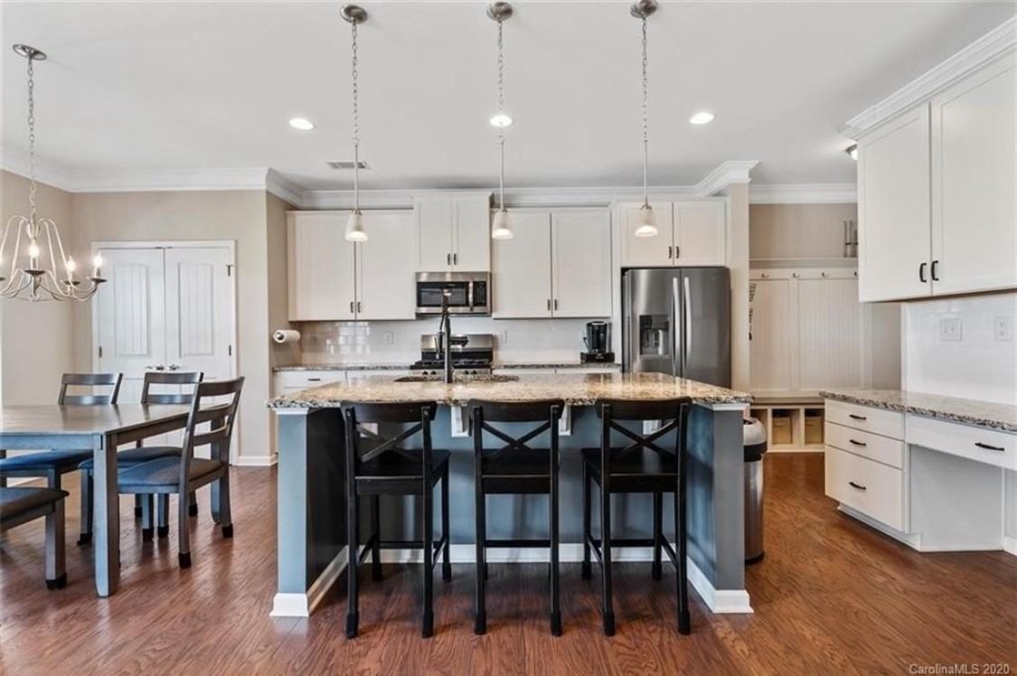 371 Livingston Dr #317 - Photo 3 of 6