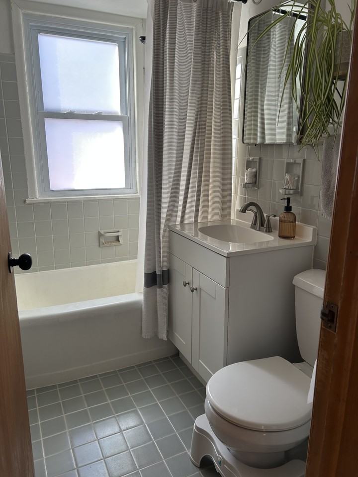 10126 W Montana Ave - Photo 4 of 7