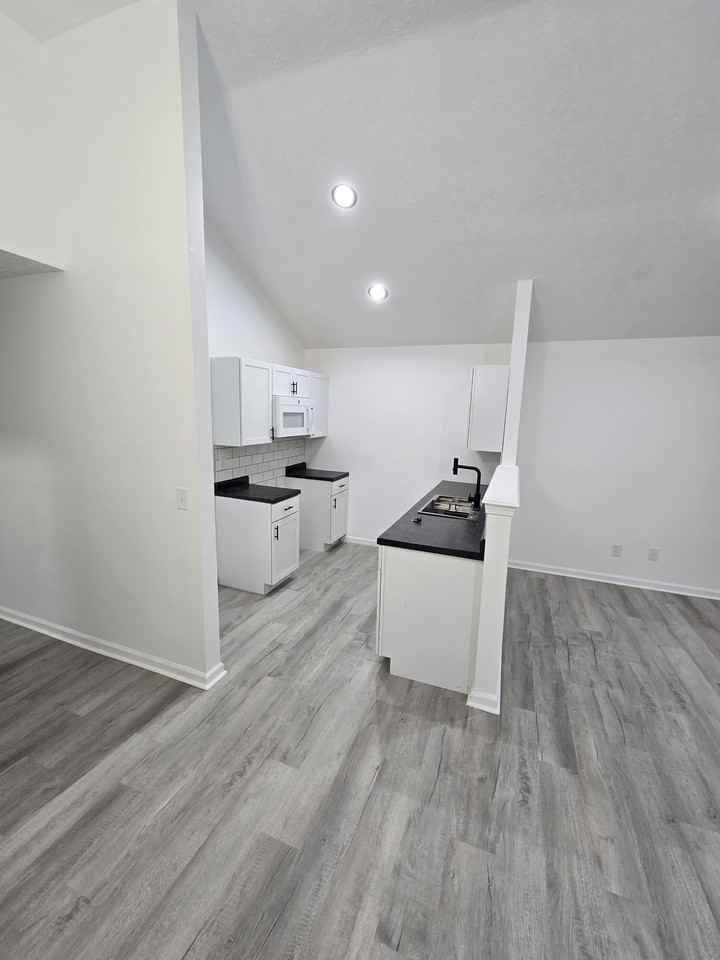 848 S 23rd St #848S23rd - Photo 3 of 18