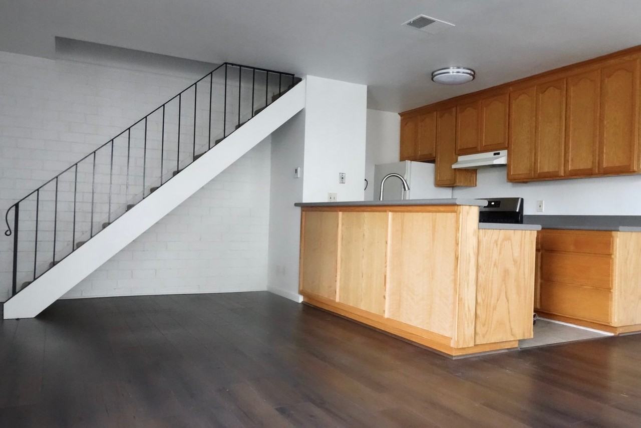 2264 Segundo Ct Apt 2 #2 - Photo 4 of 8