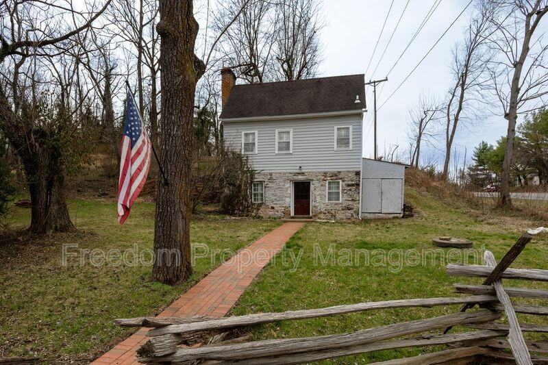 8200 Buckland Mill Rd - Photo 2 of 33