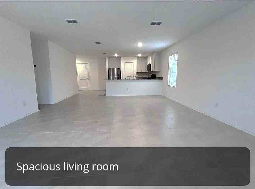 913 Sourgum St - Photo 5 of 8