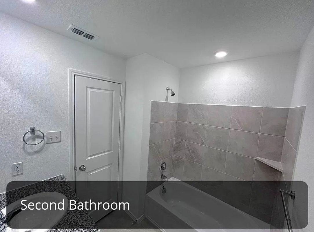 913 Sourgum St - Photo 7 of 8