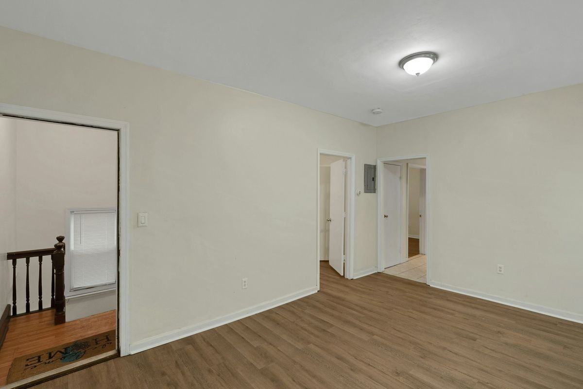 496 21st St - Photo 6 of 14