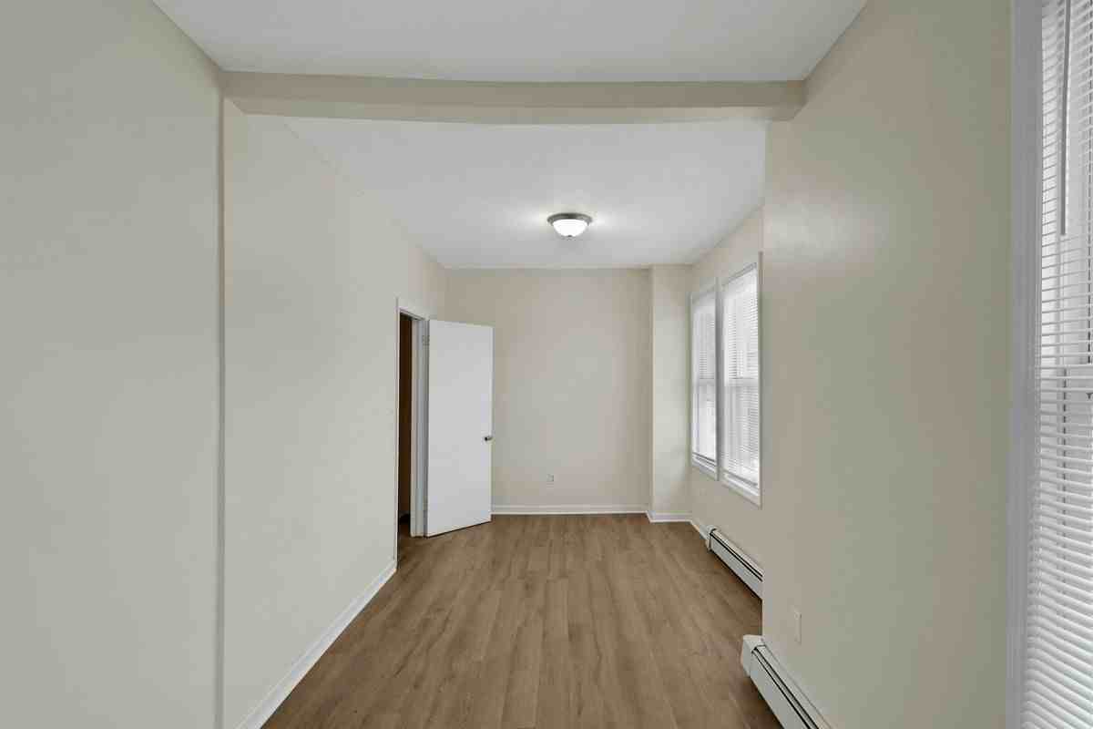 496 21st St - Photo 7 of 14