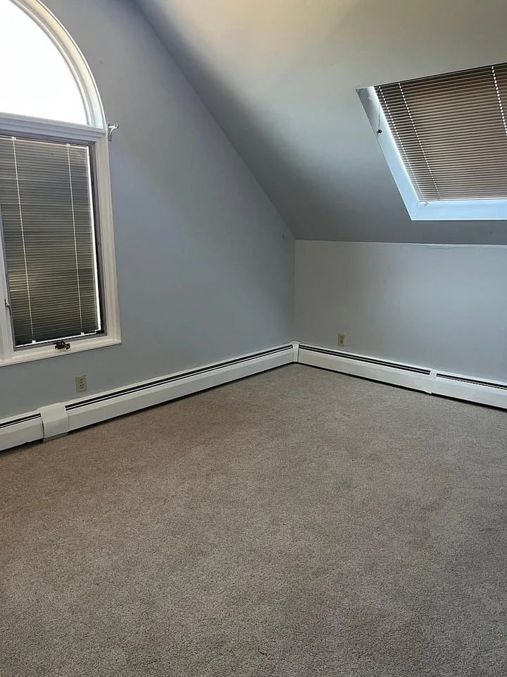 511 Farmington Ave - Photo 7 of 7