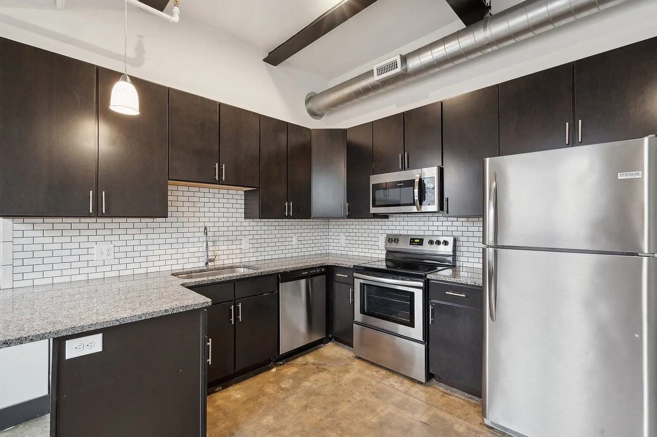 2213 E Franklin St - Photo 2 of 7