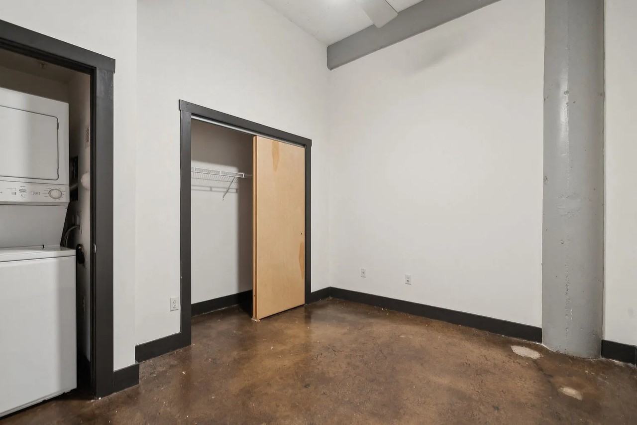 2213 E Franklin St - Photo 3 of 7