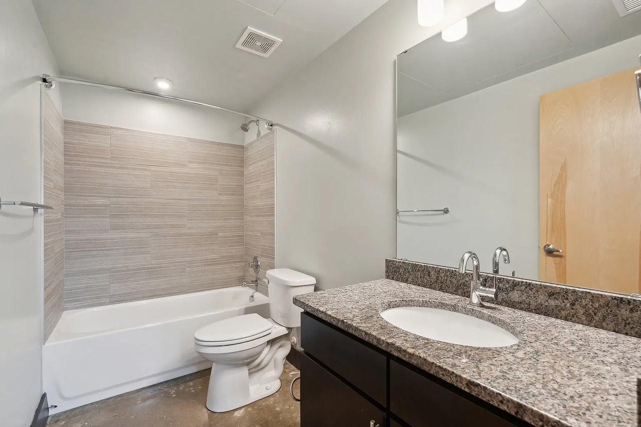 2213 E Franklin St - Photo 4 of 7