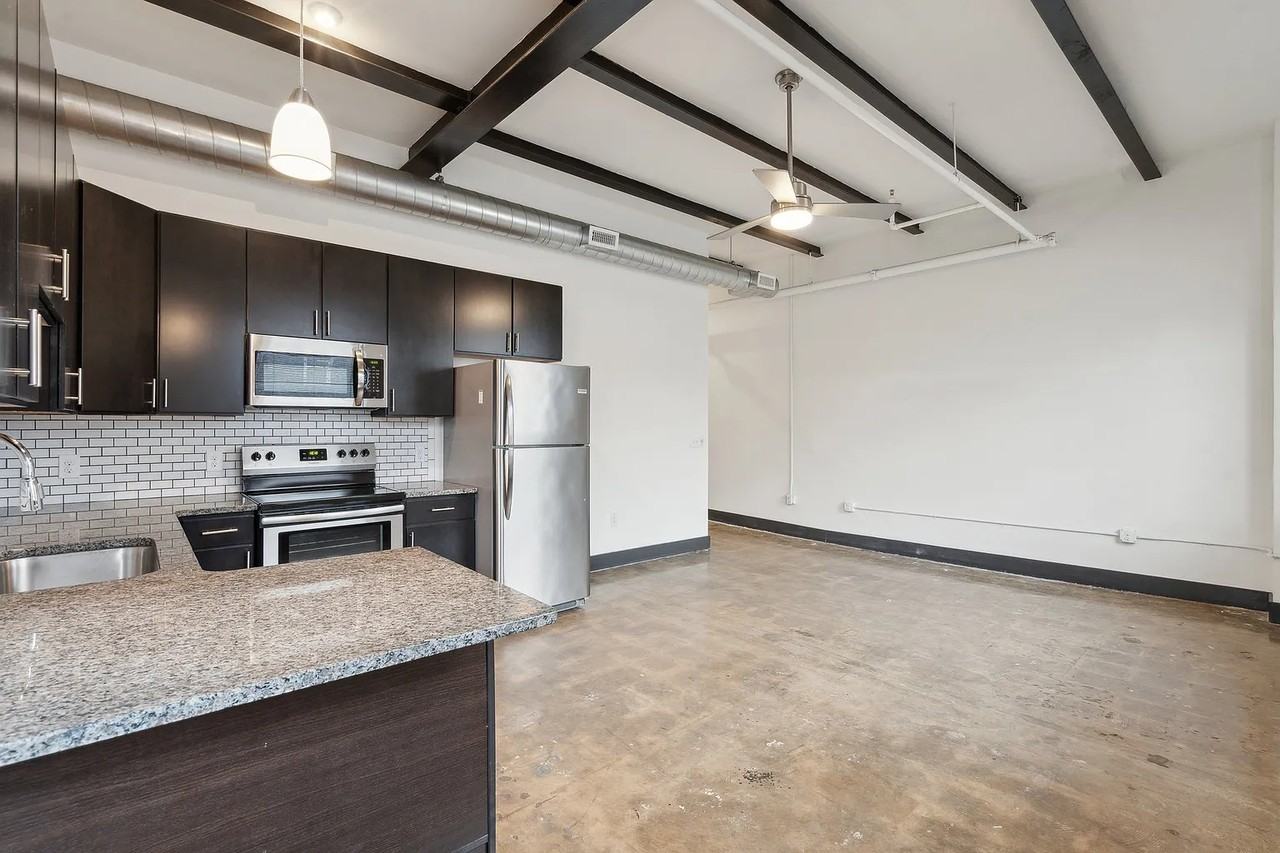 2213 E Franklin St - Photo 5 of 7