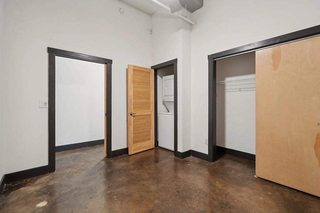 2213 E Franklin St - Photo 6 of 7