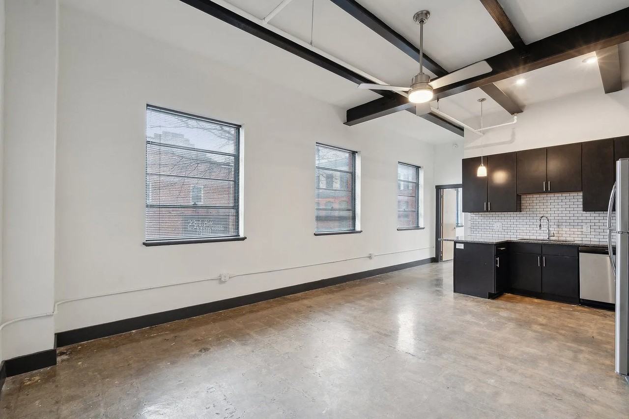 2213 E Franklin St - Photo 7 of 7