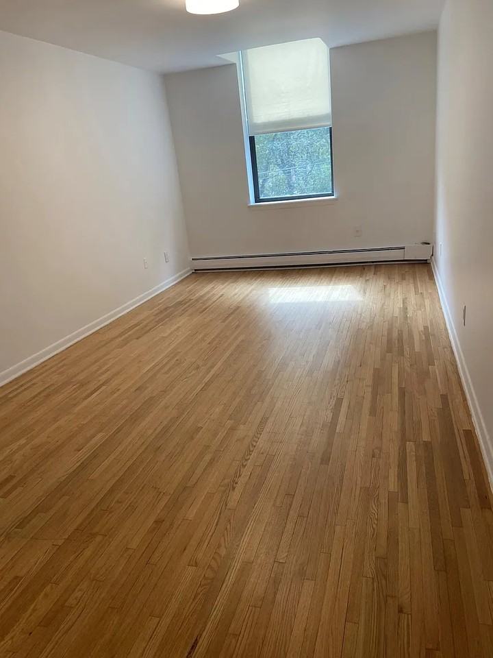 1000 Clinton St - Photo 6 of 6