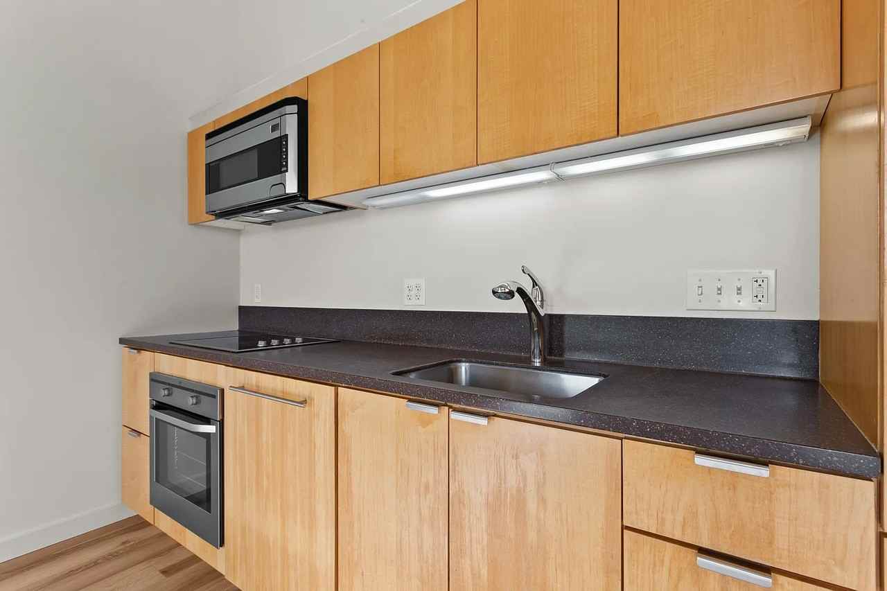 2025 Ne 44th Ave - Photo 4 of 11