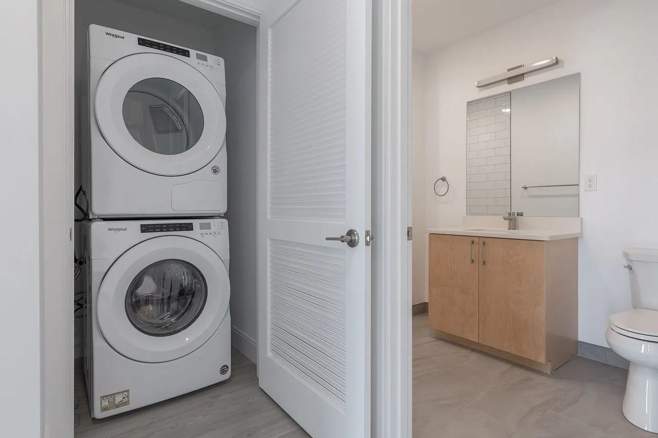 42 Beacon St - Photo 5 of 9